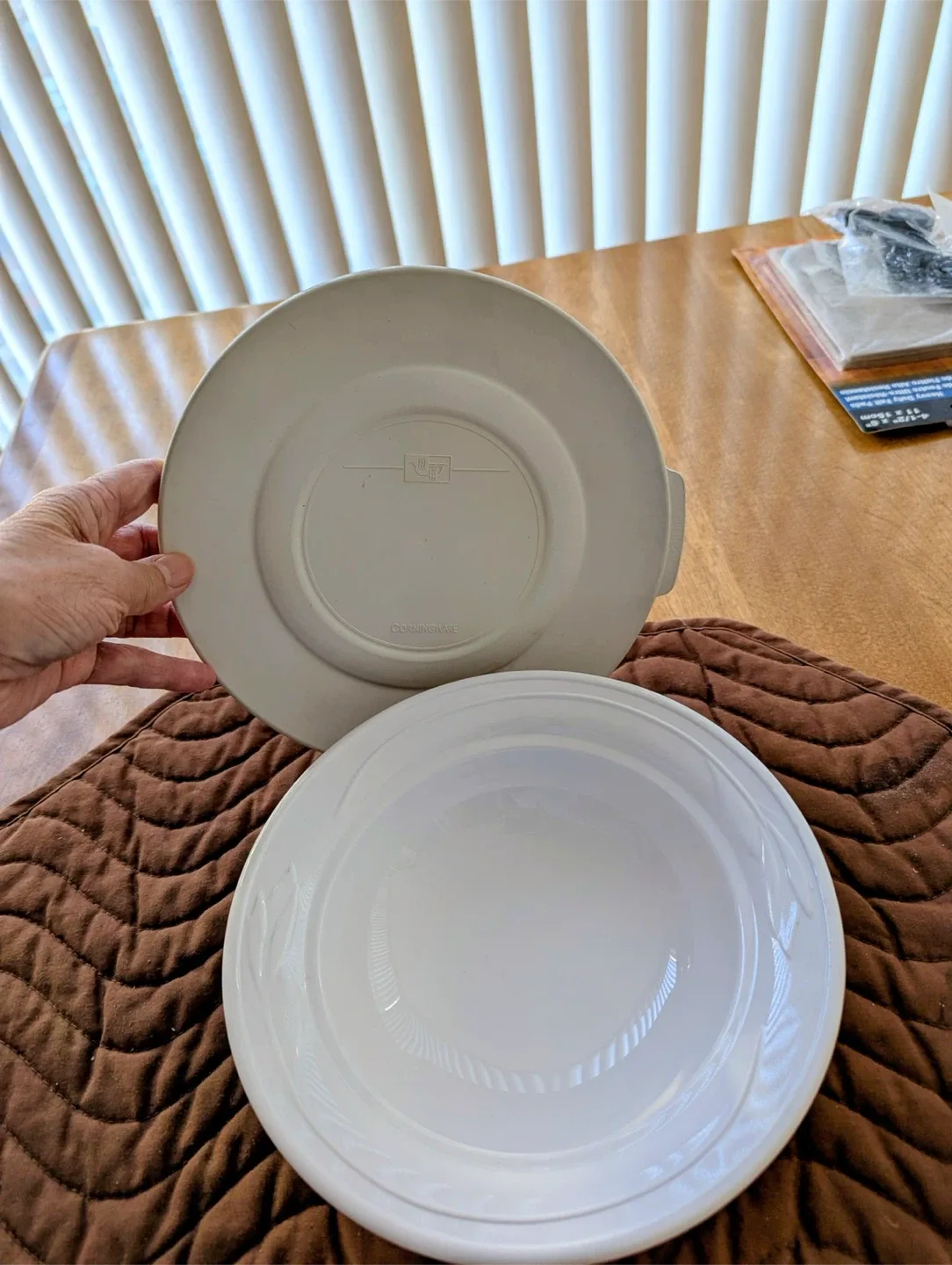 Corning-ware Bowl with Lid thumbnail