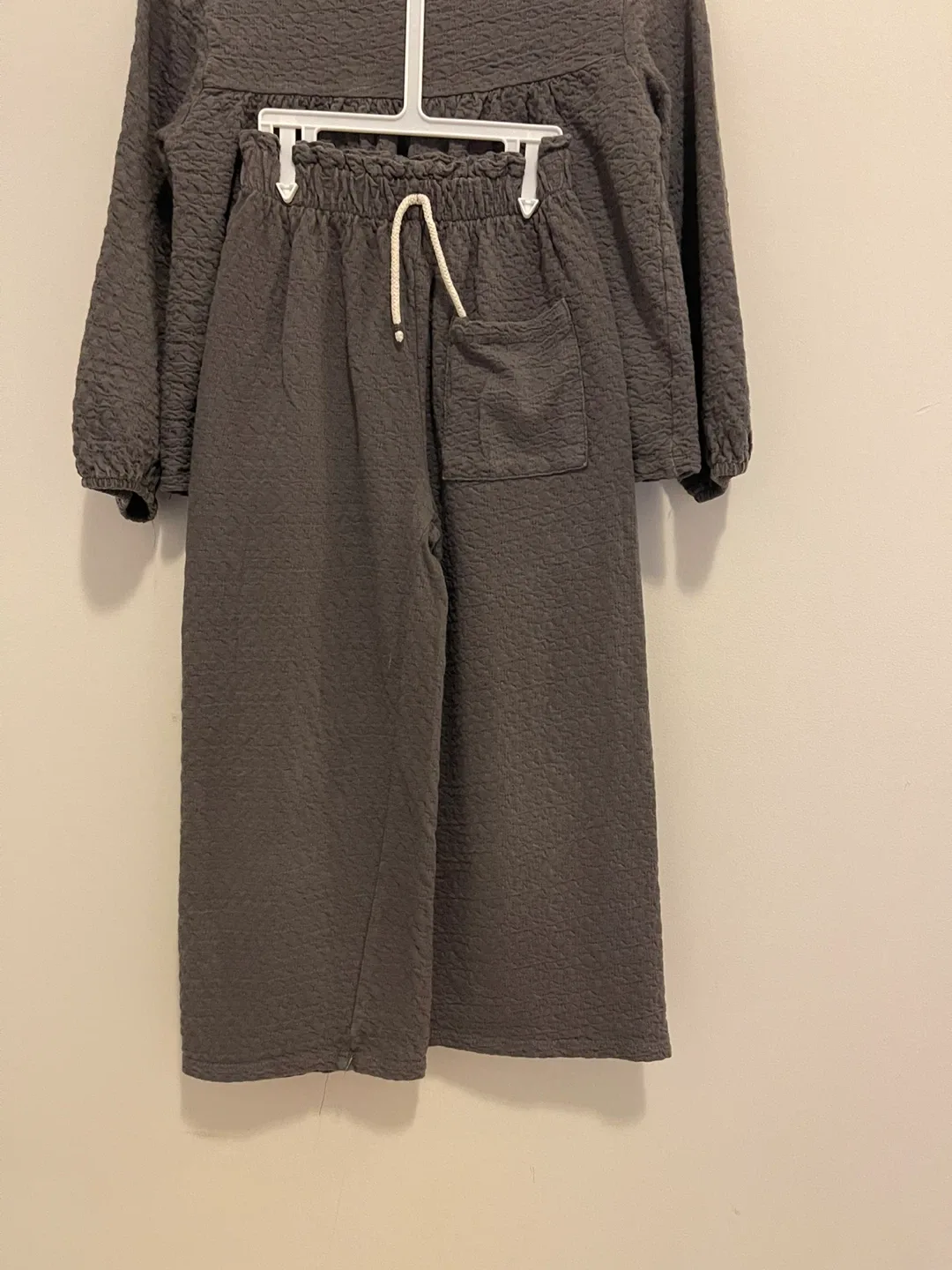 BUNDLE ZARA KIDS TOP & PANT SIZE 4/5 & 5/6 image indicator(4)