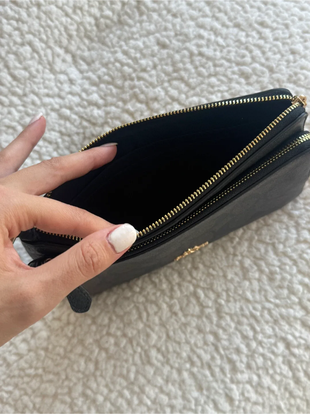 BRAND NEW Coach Wristlet Purse/Wallet Brown image indicator(3)