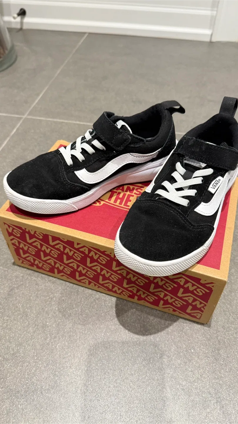 Vans Sneakers/ Vans Ultrarange 66 V Kids Size 2 thumbnail
