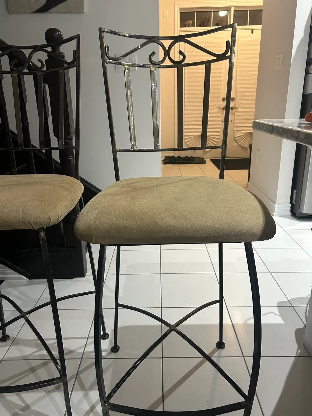 Set of 2 Metal Frame Bar Stools image indicator(2)