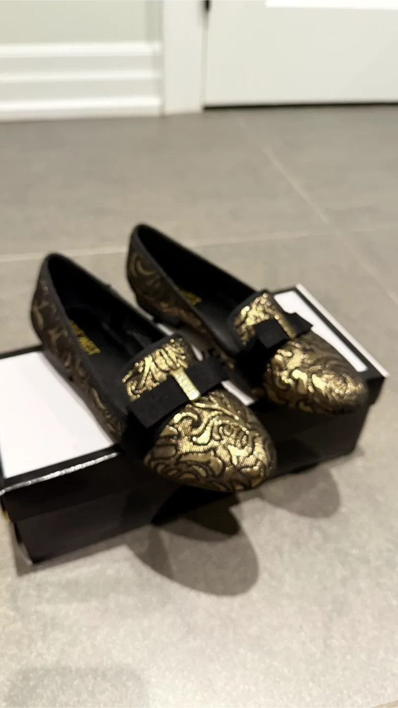 Nine West Gold & Black Loafers - Size 5.5 thumbnail