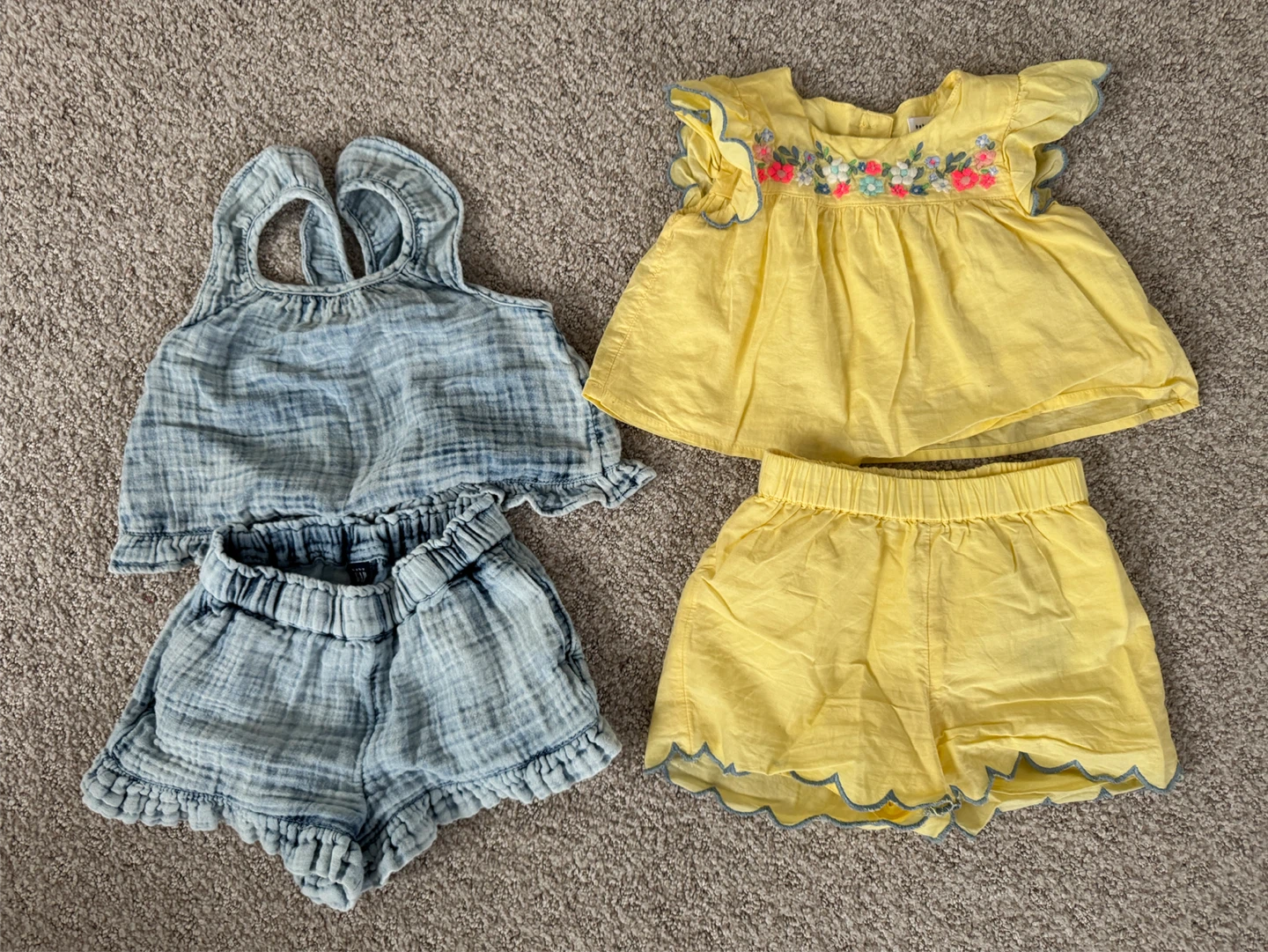 GAP Baby Girl Outfit Set 12-18 months