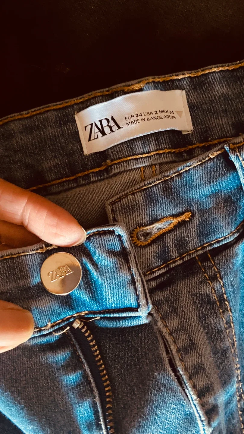 GAP High Rise Vintage Slim Jeans - Size 0/25R image indicator(6)