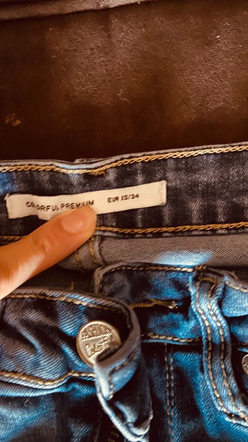 GAP High Rise Vintage Slim Jeans - Size 0/25R image indicator(10)