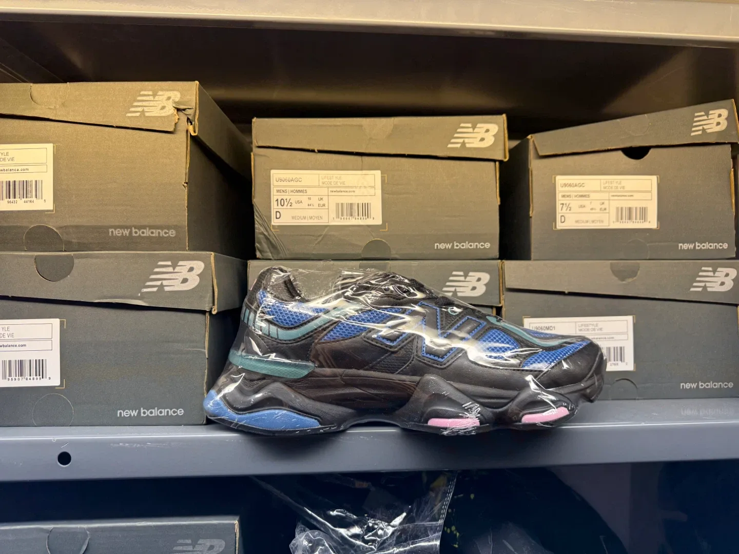 Sneakers and clothing image indicator(3)