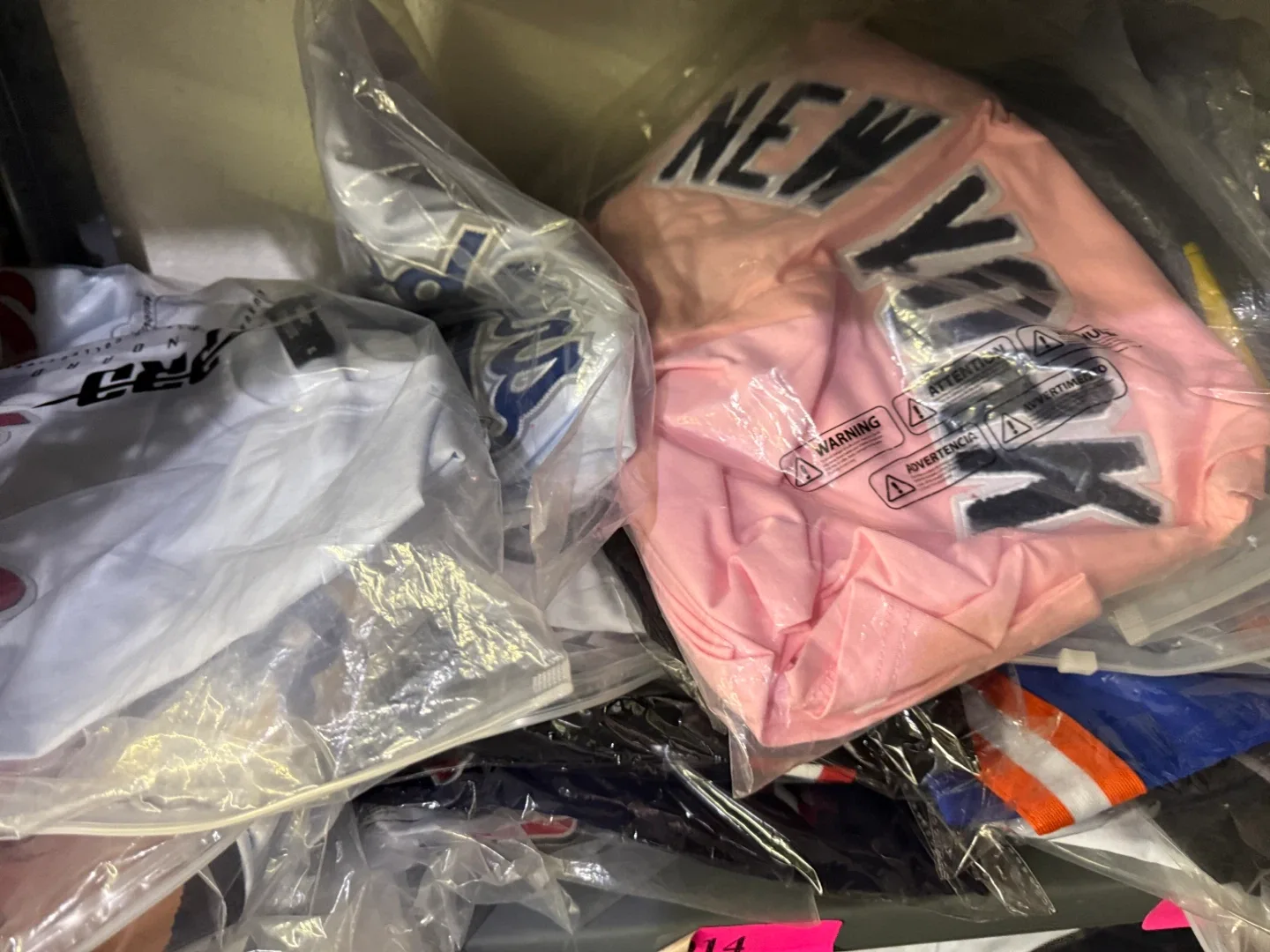 Sneakers and clothing image indicator(10)