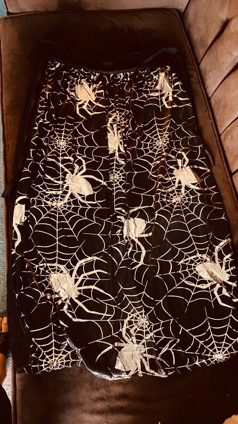 Spiderweb Skirt - Black with Silver Design