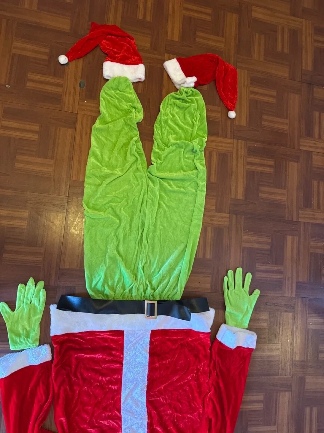 Grinch Costume image indicator(3)