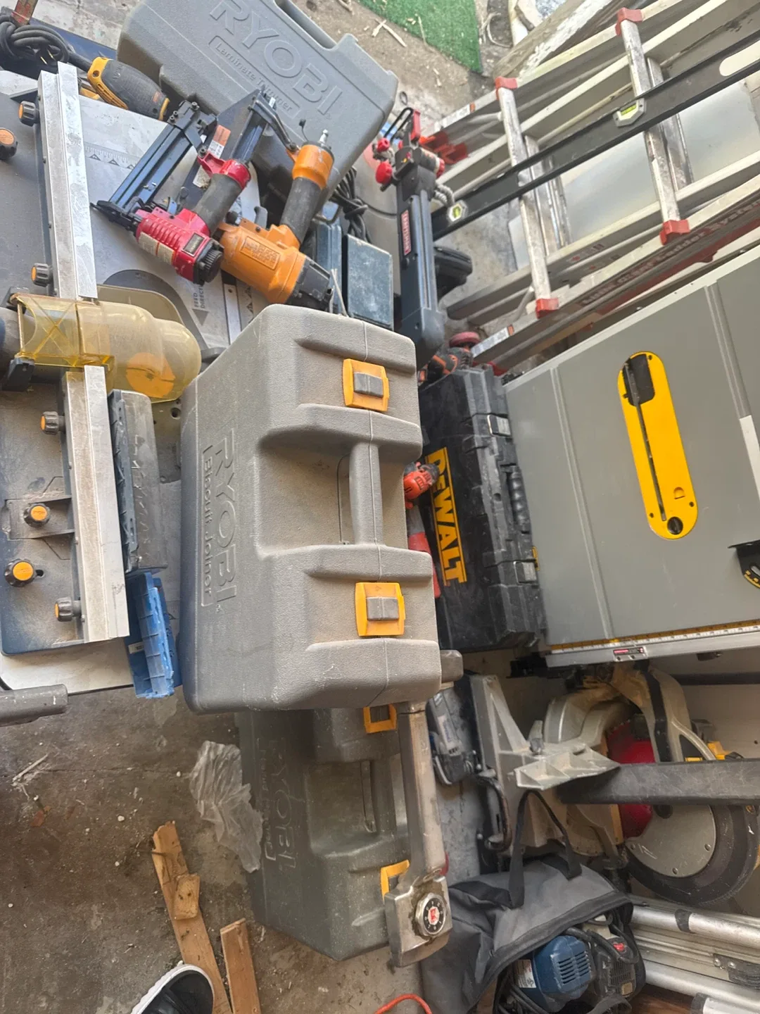 butch of new and used tools image indicator(3)