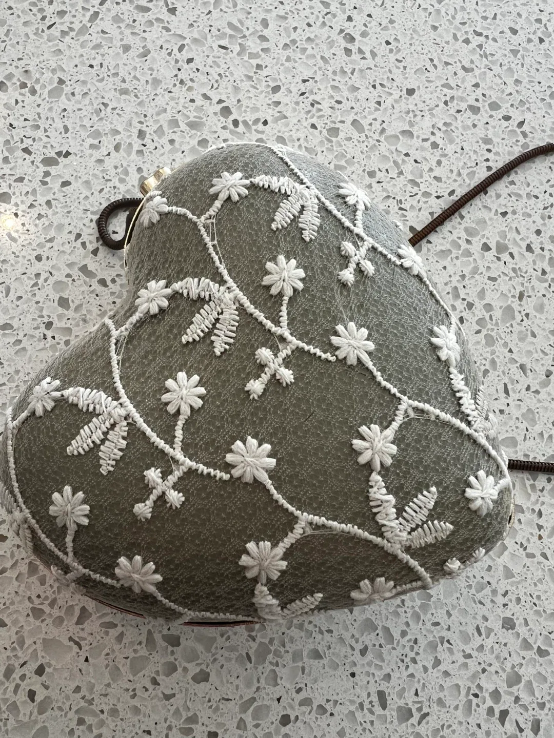 Heart Shaped Embroidered Clutch Purse image indicator(2)