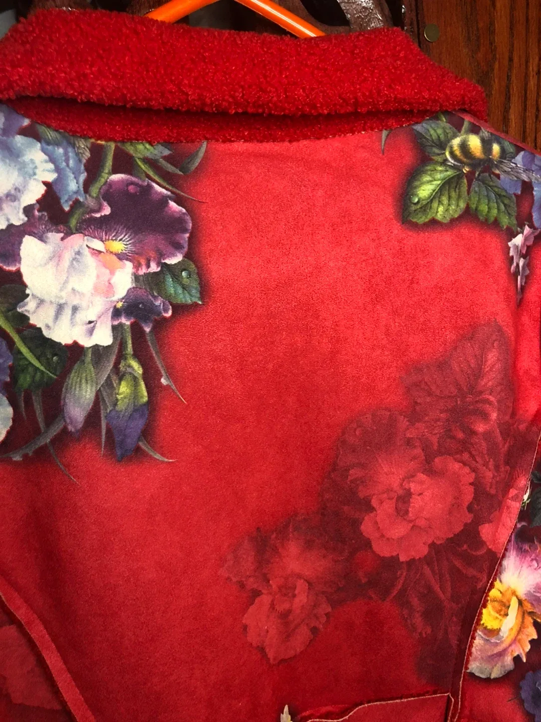 NEW Yafinzhe Red Floral Print Coat Size M/Faux Sheepskin image indicator(7)