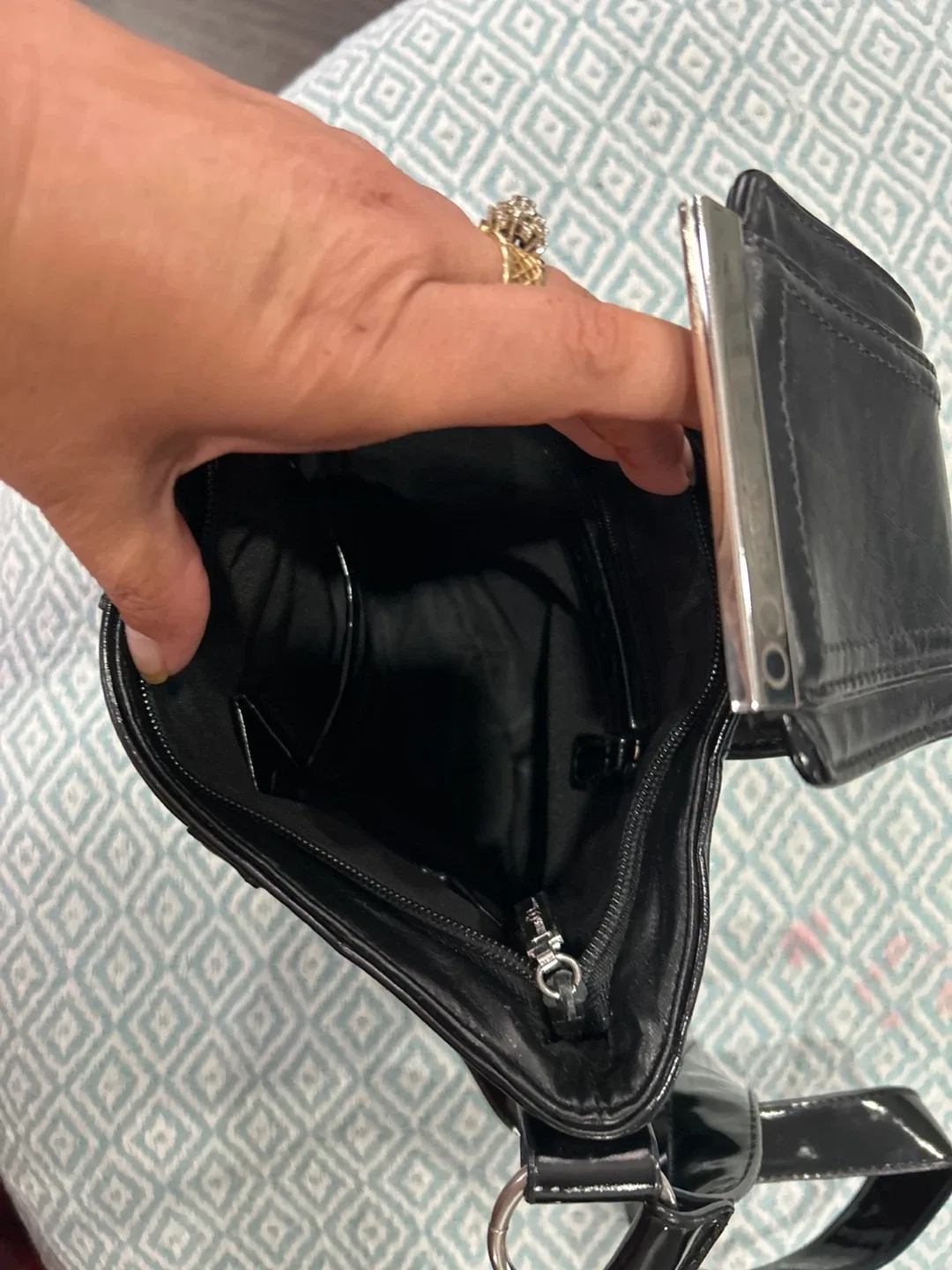 Nine & Co Black Shoulder Bag image indicator(5)