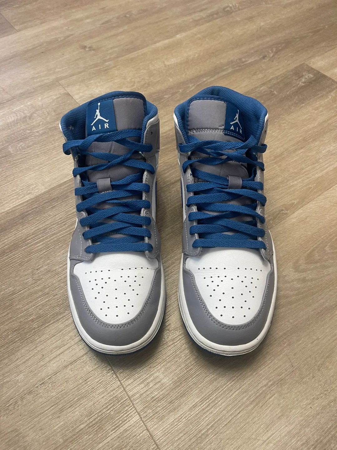 Air Jordan 1 Mid Grey Blue image indicator(2)