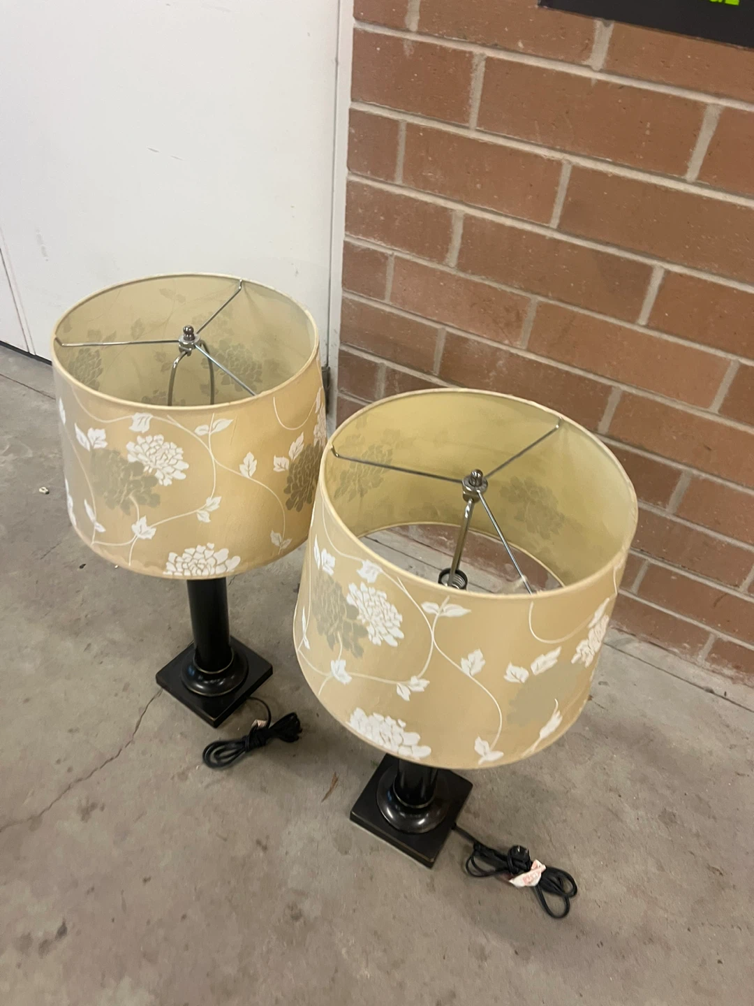 Pair of Floral Patterned Table Lamps - photo 3