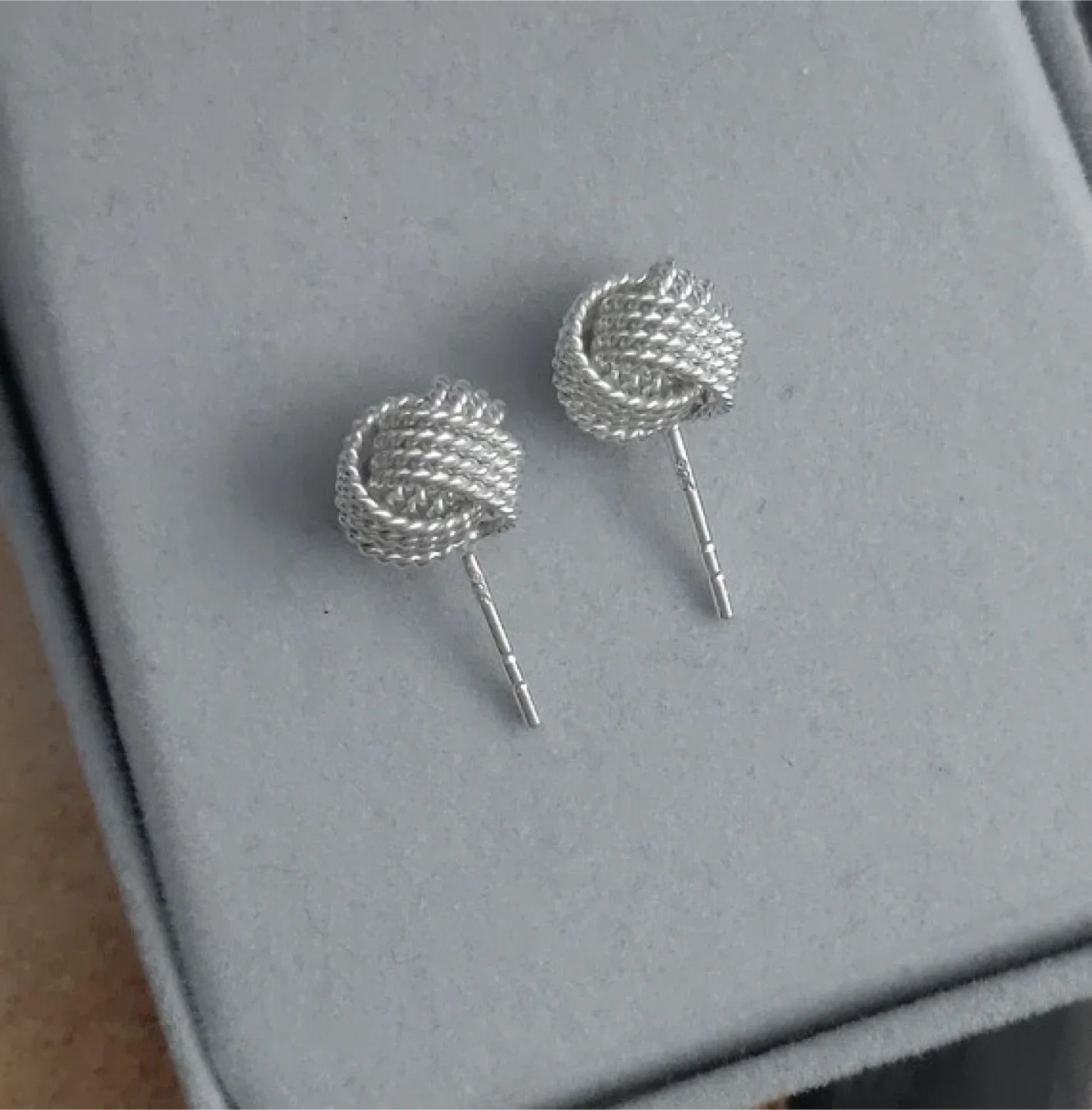 Argento Vivo Sterling Silver Knot Earrings image indicator(2)