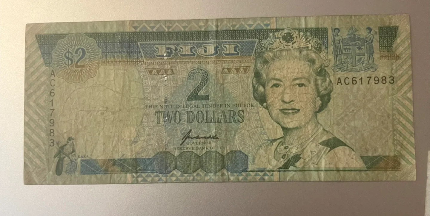 Fiji 2 Dollar Bank Note P 96 Queen Elizabeth II image indicator(2)
