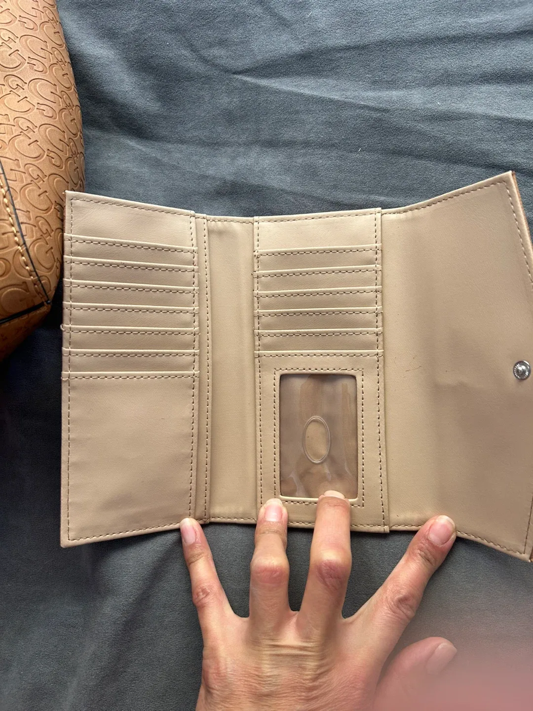 Authentic Guess Tote Bag & Wallet Set image indicator(3)