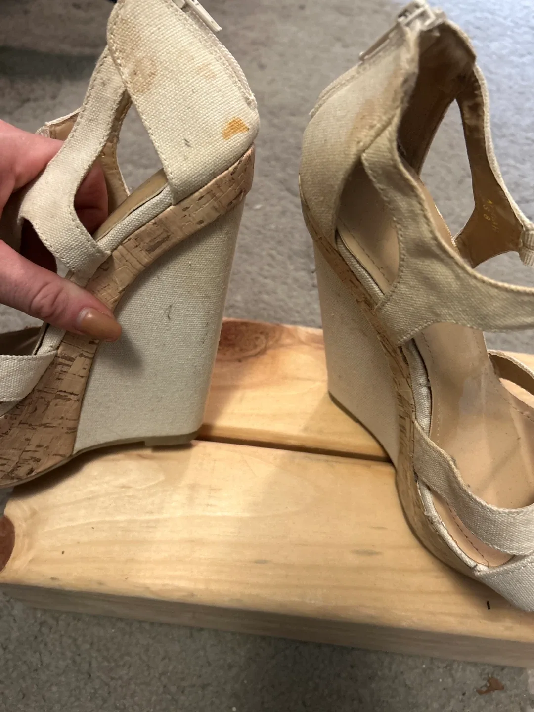 ShoeDazzle Wedge Heels - Size 8 image indicator(6)