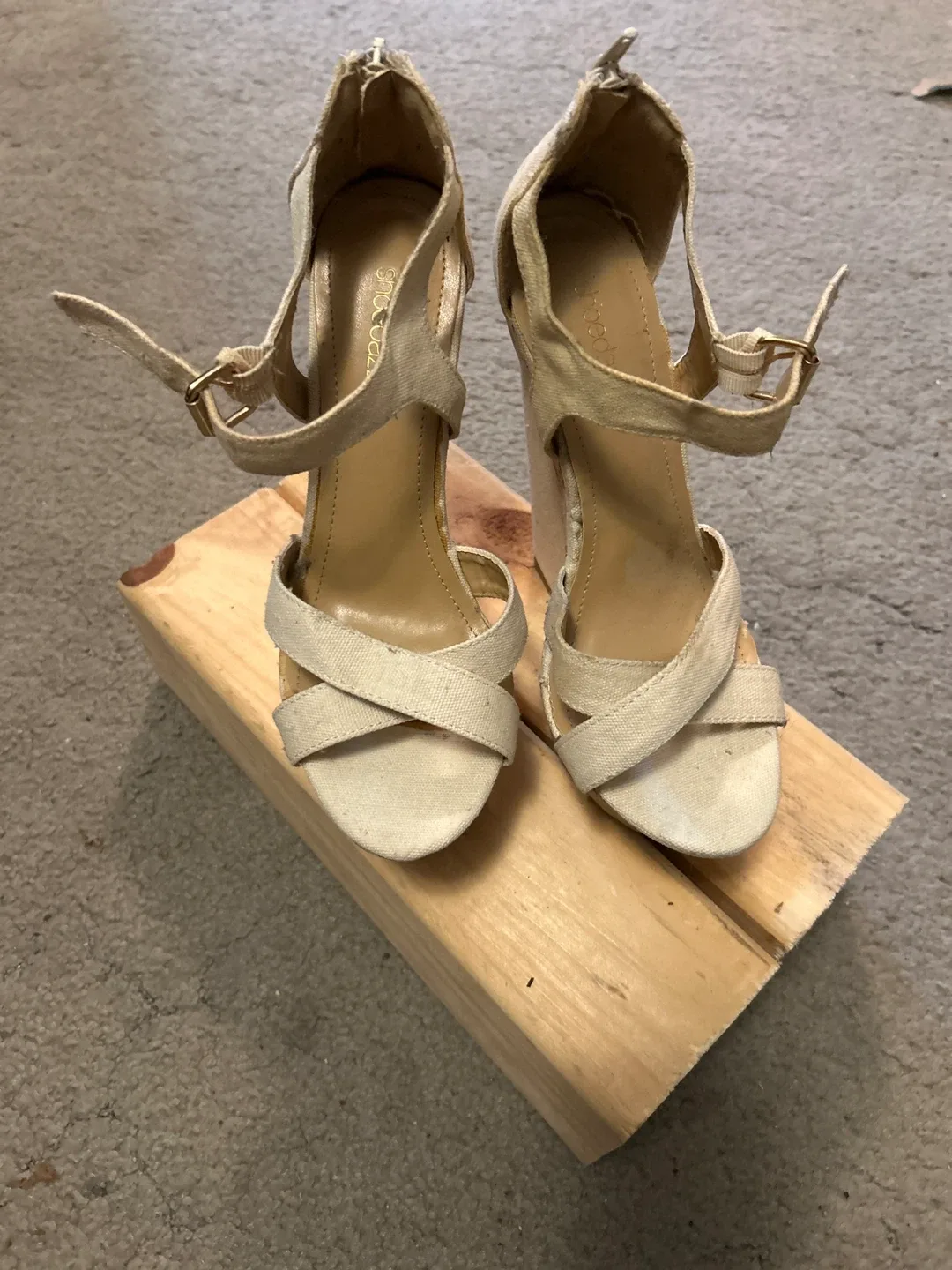 ShoeDazzle Wedge Heels - Size 8 thumbnail