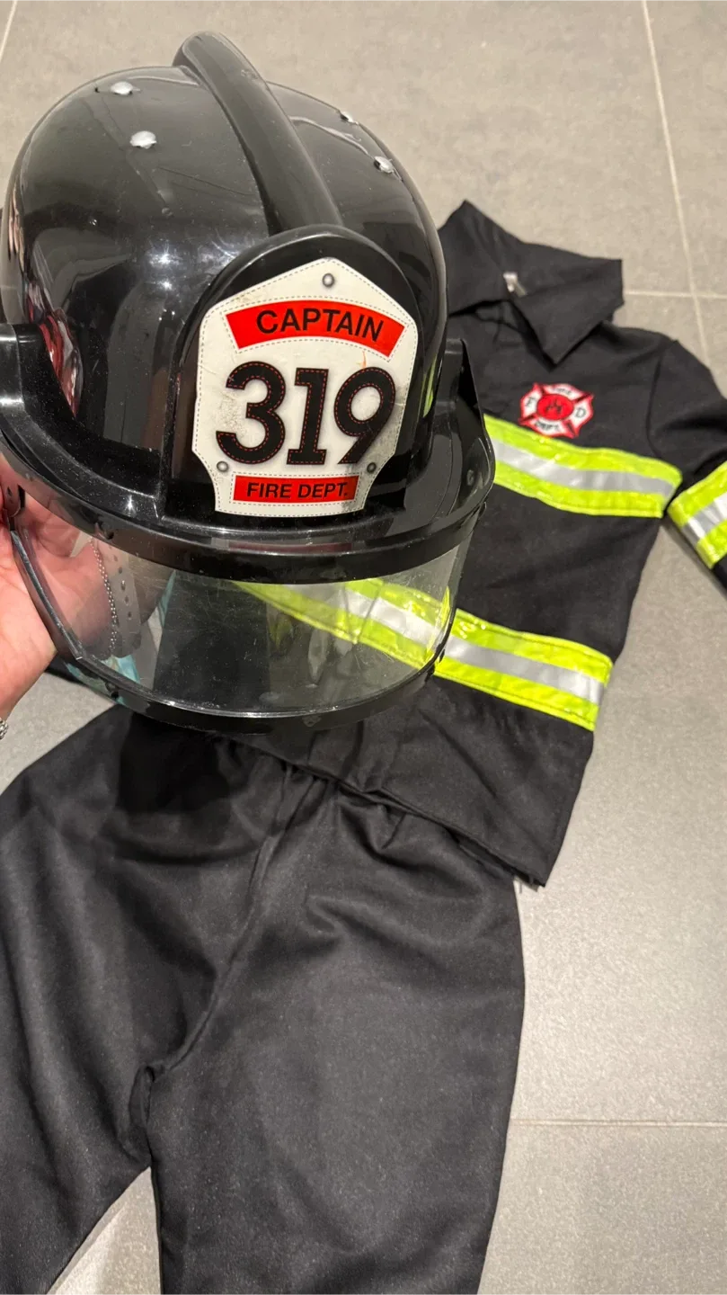 Halloween Firefighter Costume with Helmet image indicator(3)