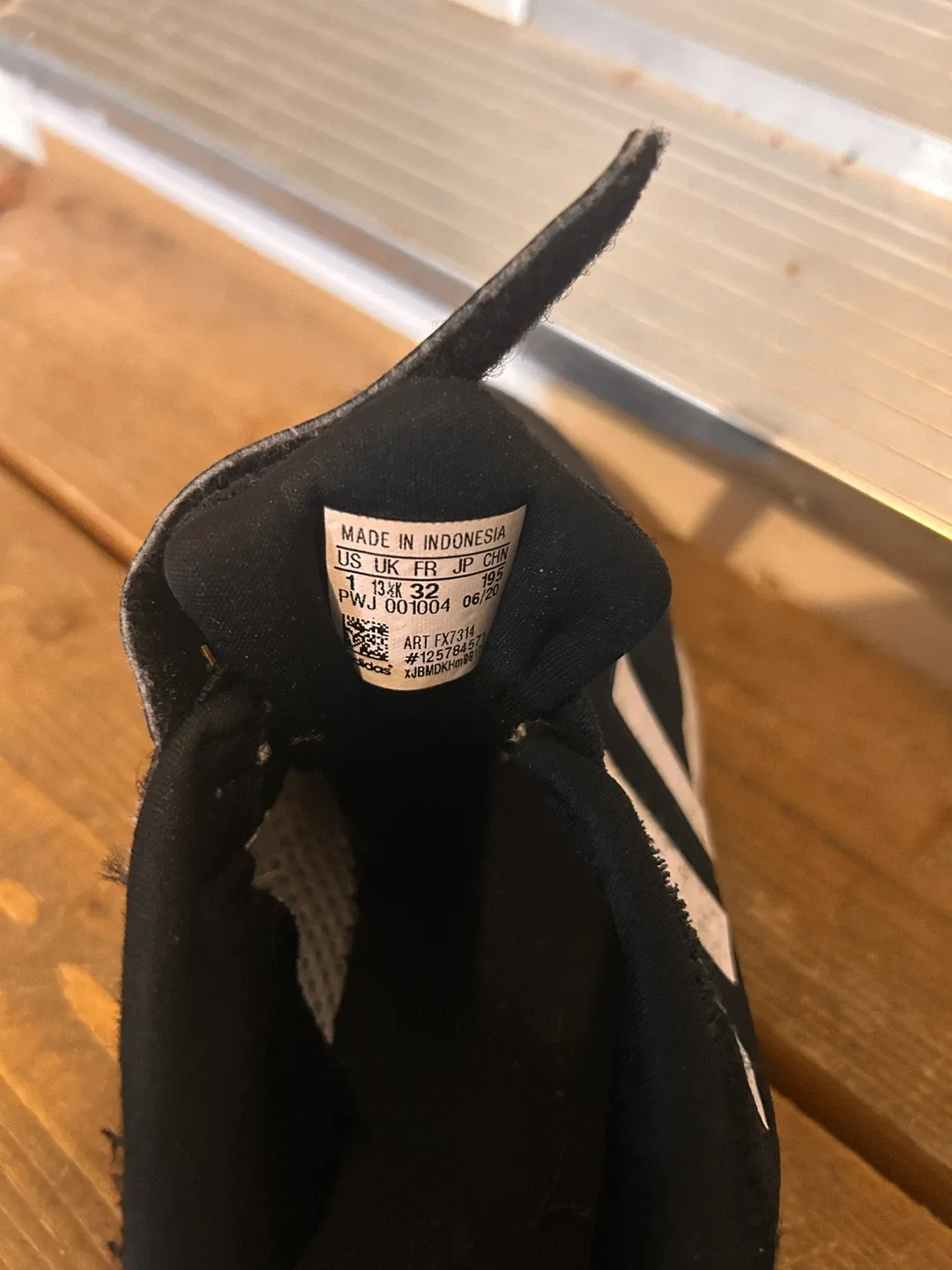 Adidas Kids Black Sneakers - US 13.5 image indicator(3)
