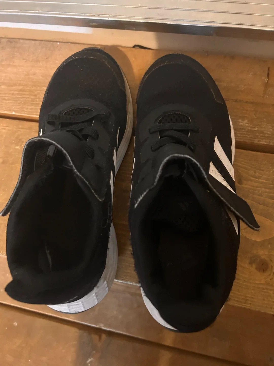 Adidas Kids Black Sneakers - US 13.5 image indicator(2)
