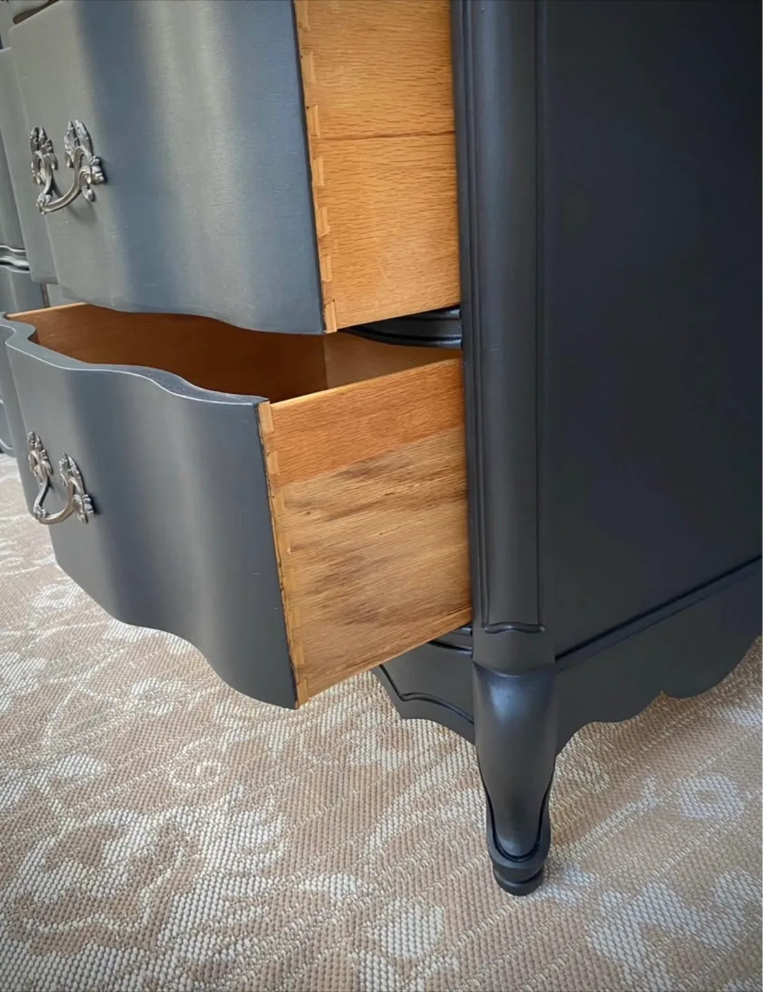 🖤 Bassett French Provincial Dresser – Solid Cherry 🖤 image indicator(6)