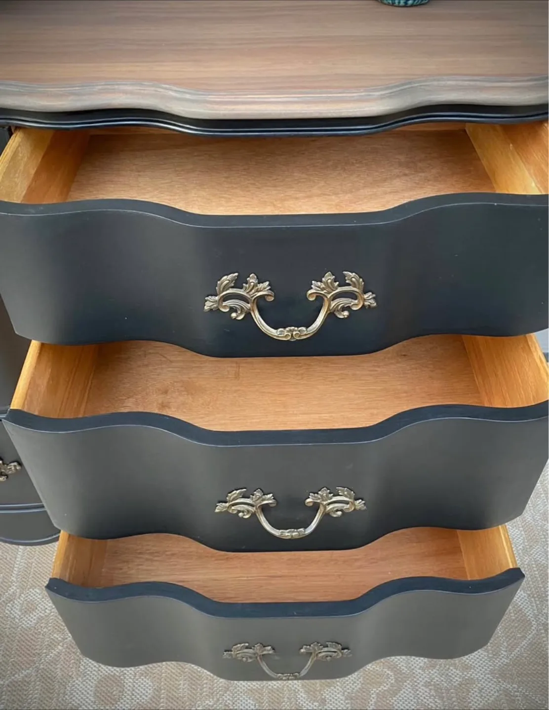 🖤 Bassett French Provincial Dresser – Solid Cherry 🖤 image indicator(7)