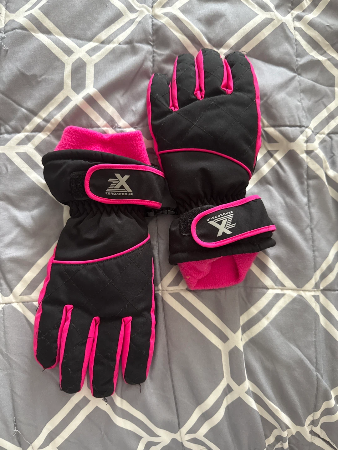 ZeroXposur Kids Ski Gloves - Black & Pink