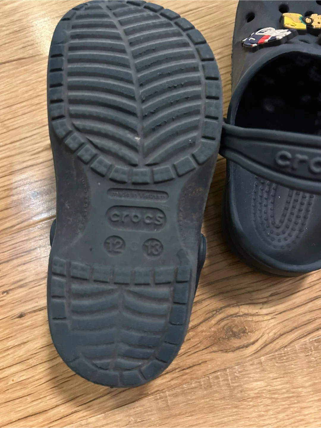 Crocs Kids Clogs Size 12/13 image indicator(2)