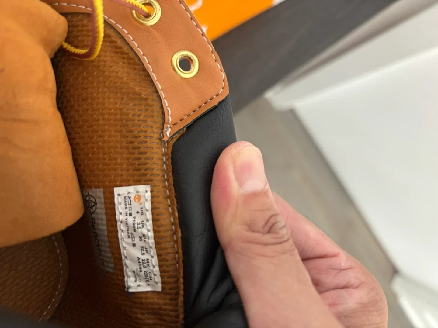 Timberland Boots, Size 4 US use good as new image indicator(2)