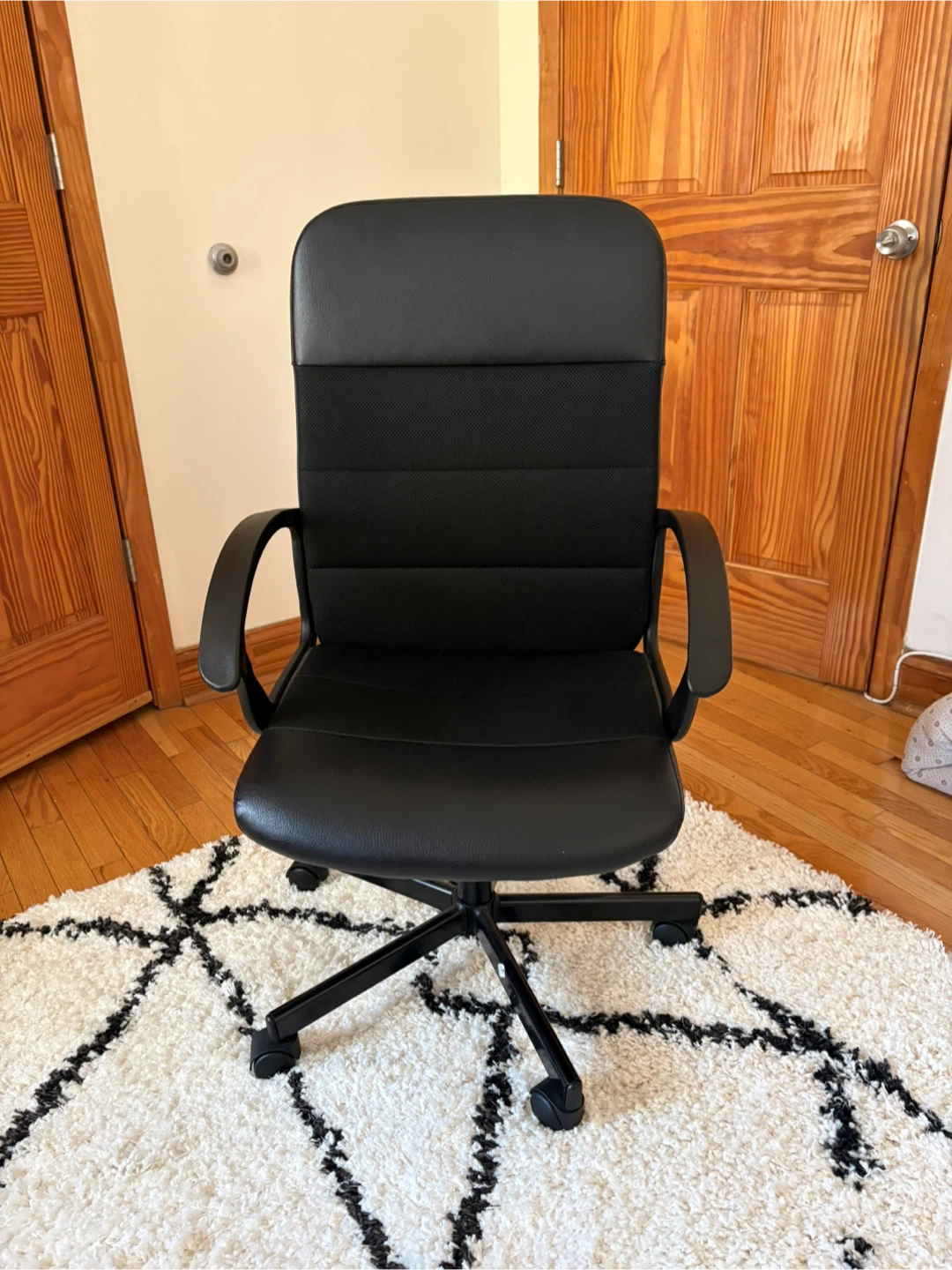 Black Office Chair - photo 2