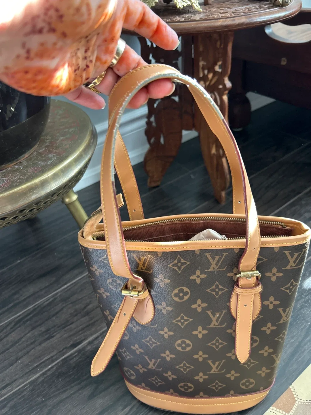 Louis Vuitton Monogram Bucket Bag image indicator(2)