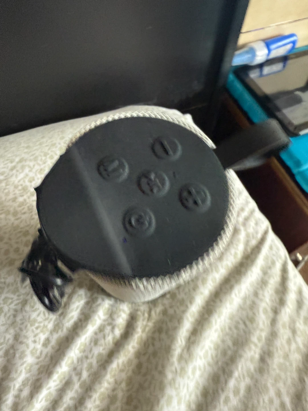 White Bluetooth Speaker - photo 2