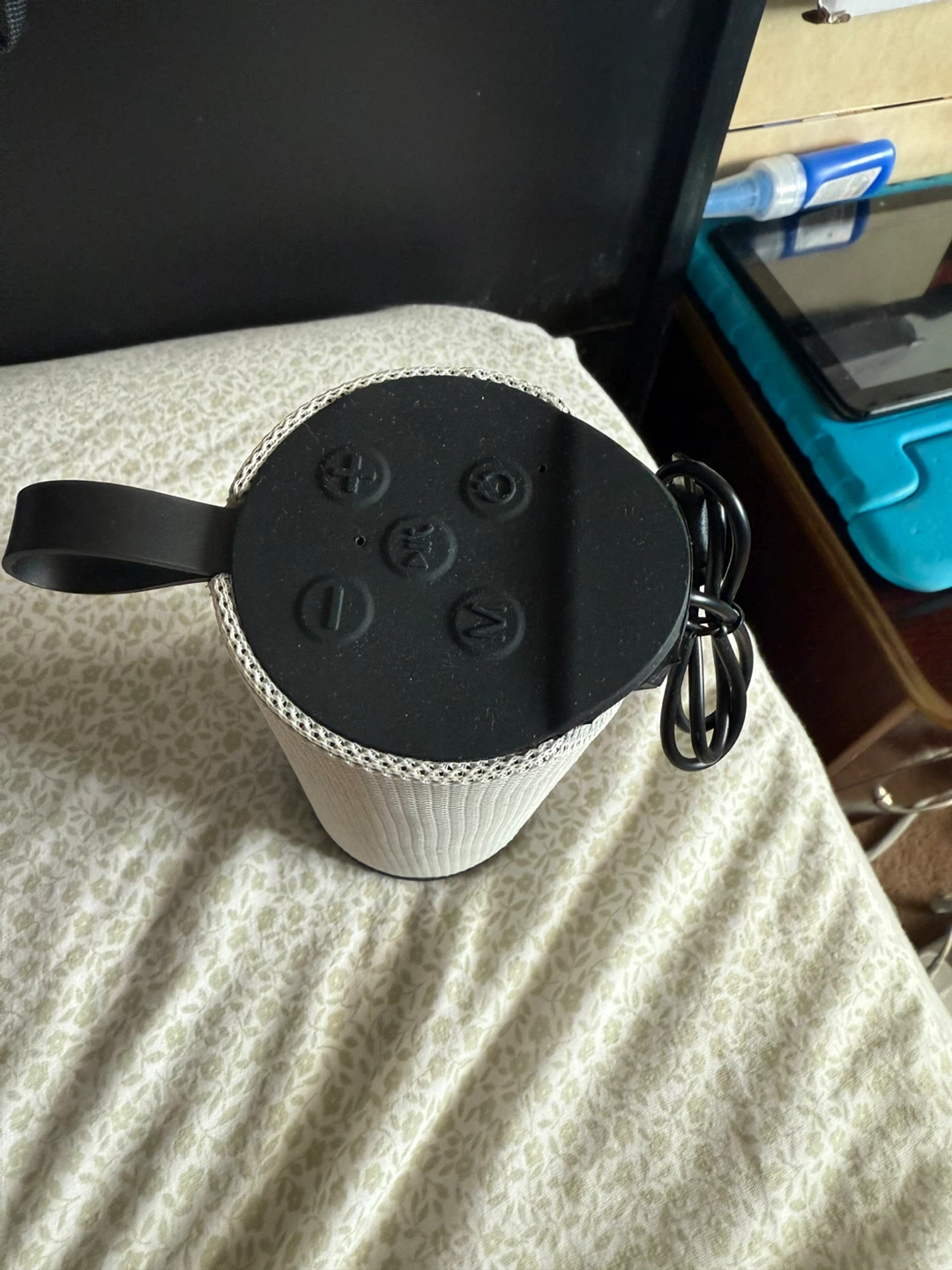 White Bluetooth Speaker