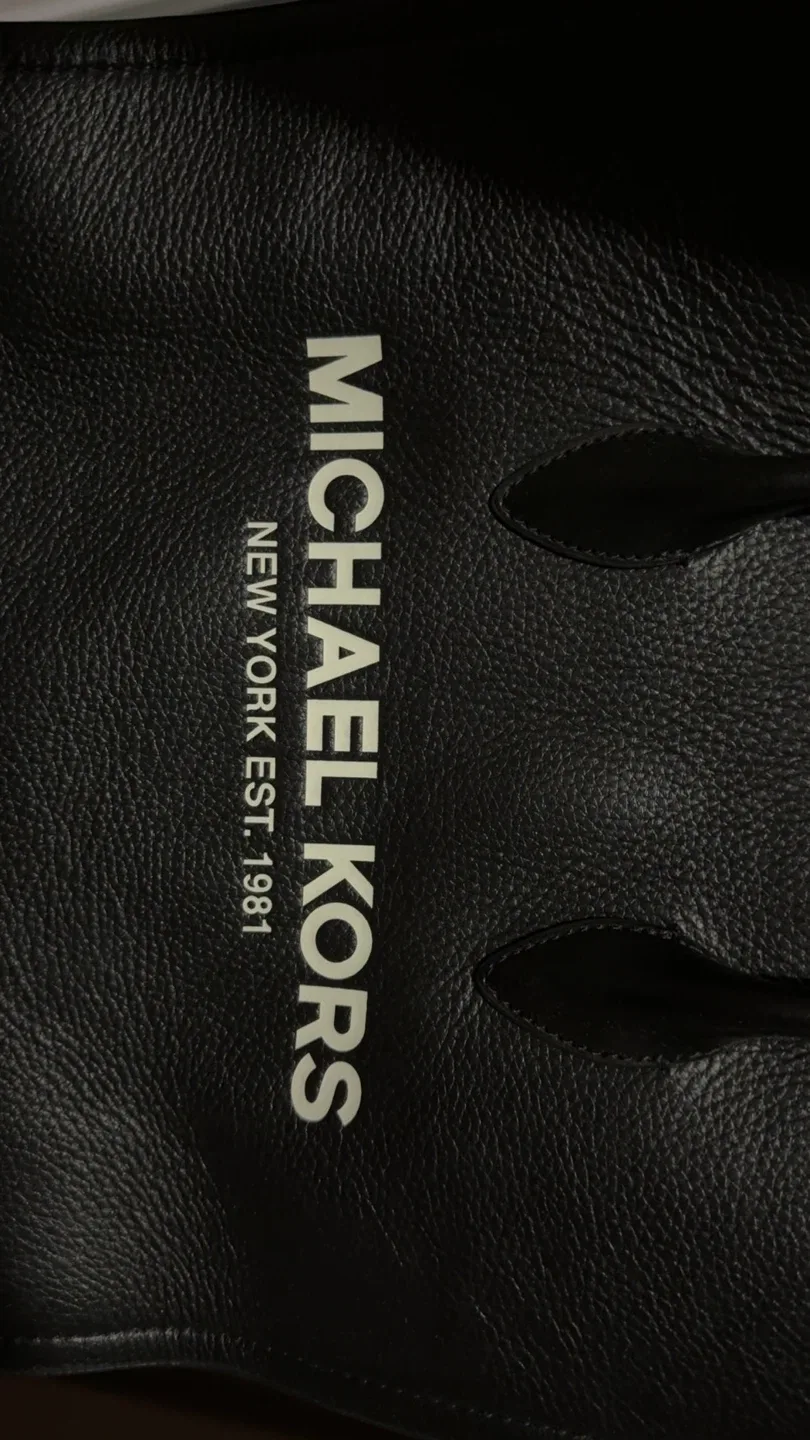 Michael Kors Black Leather Tote Bag image indicator(3)