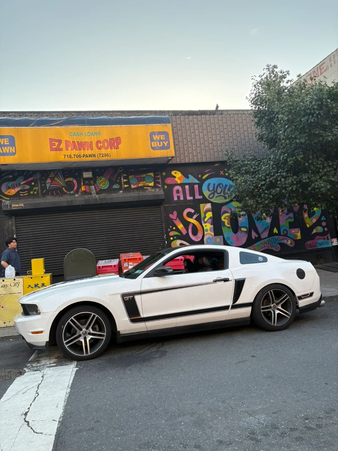 White Ford Mustang GT image indicator(4)