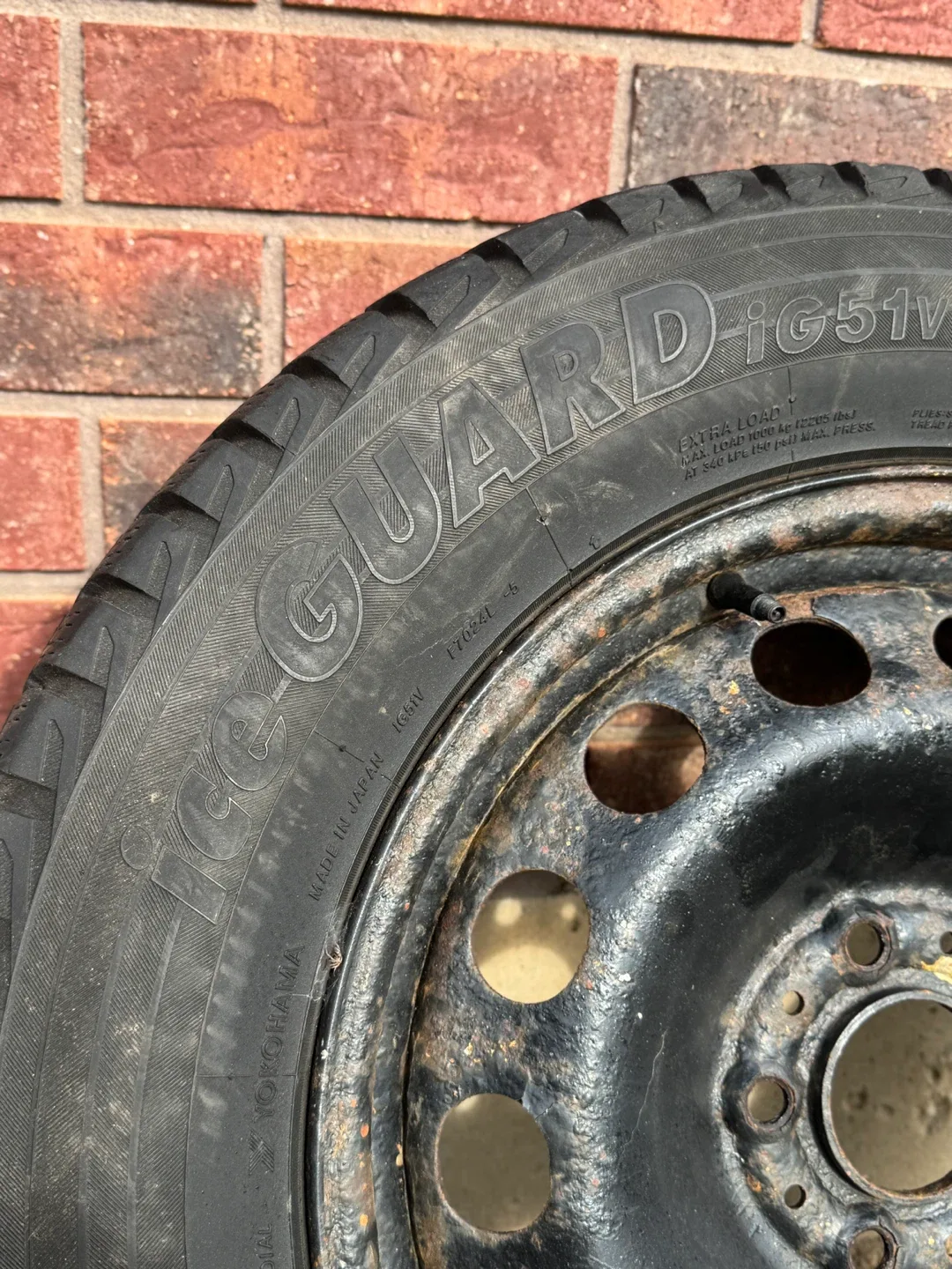 Yokohama IceGuard iG51v Winter Tire 235/65R17 image indicator(4)