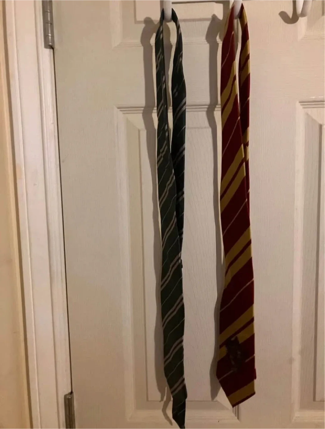 Harry Potter Slytherin + Gryffindor Tie image indicator(2)