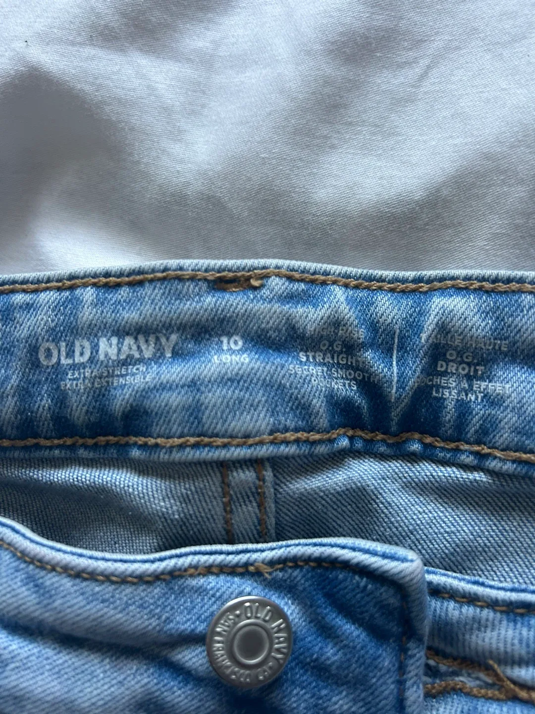 Old Navy Ripped Jeans - Size 10 image indicator(2)
