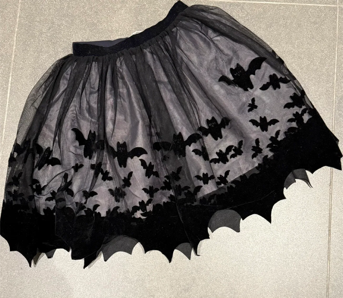 H&M Black Bat Halloween Tulle Skirt Size 4-6Y thumbnail