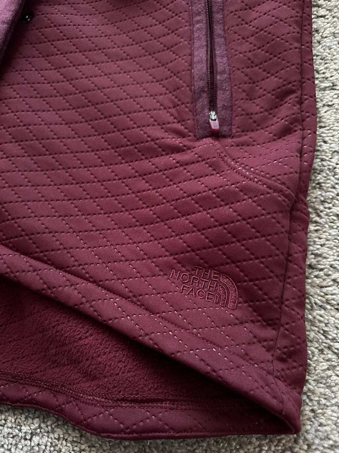 The North Face Women's Quilted Jacket - Size S image indicator(2)