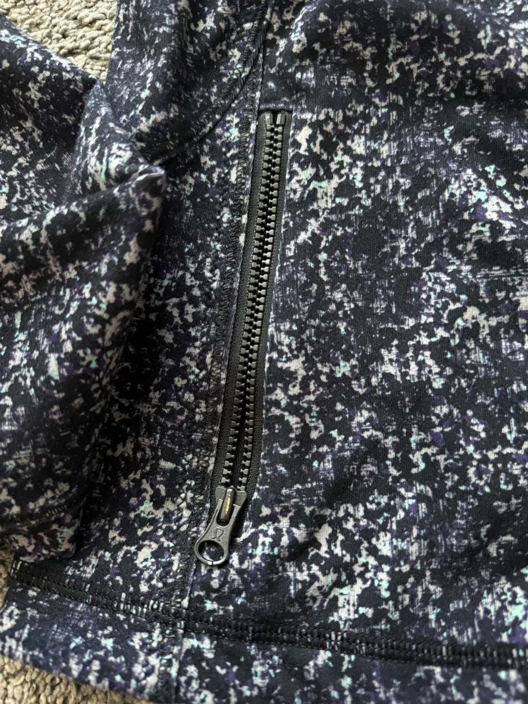 Lululemon Define Jacket - Black/White image indicator(2)