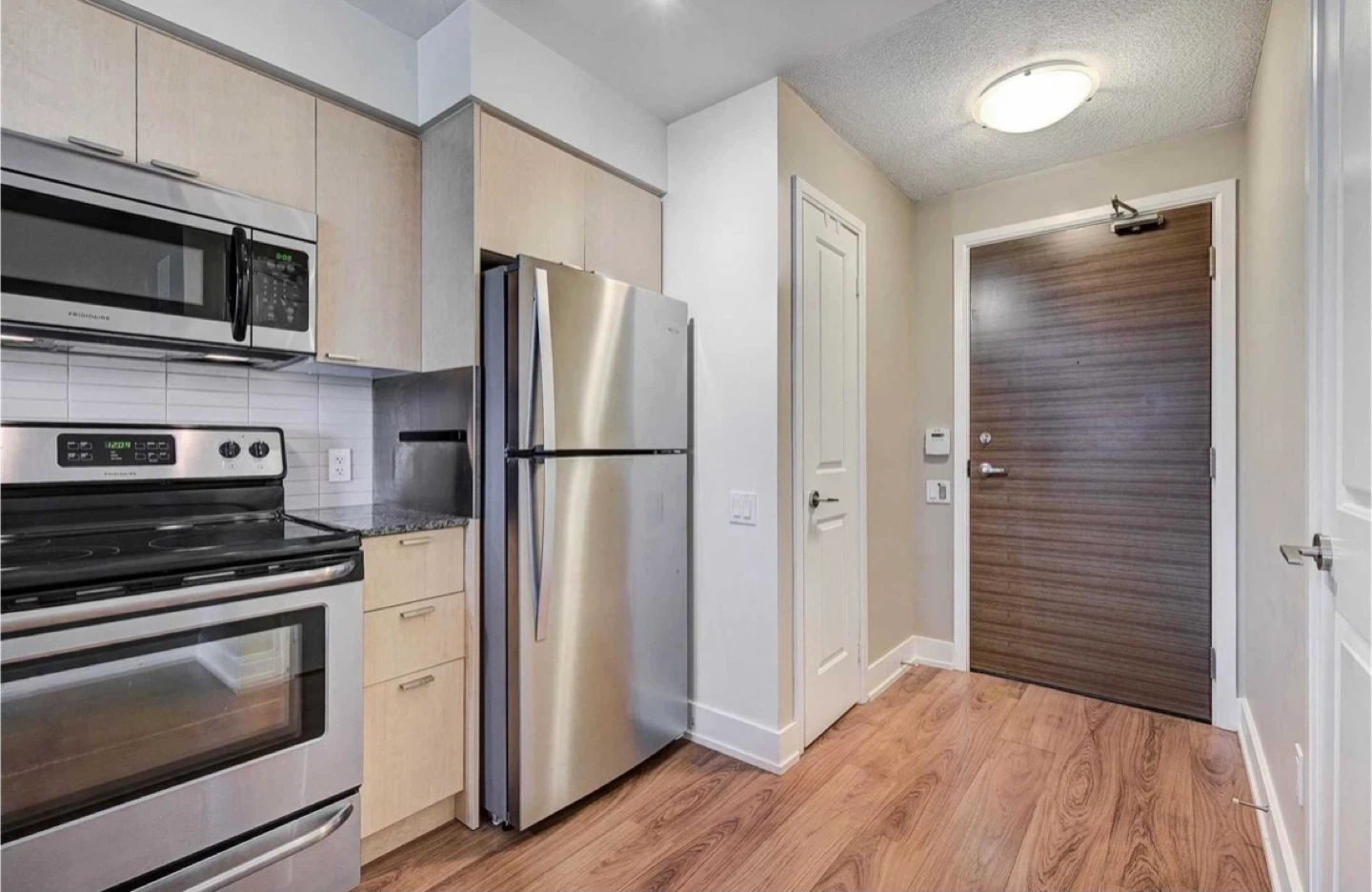 Full (used) kitchen - L shape peninsula layout - photo 2