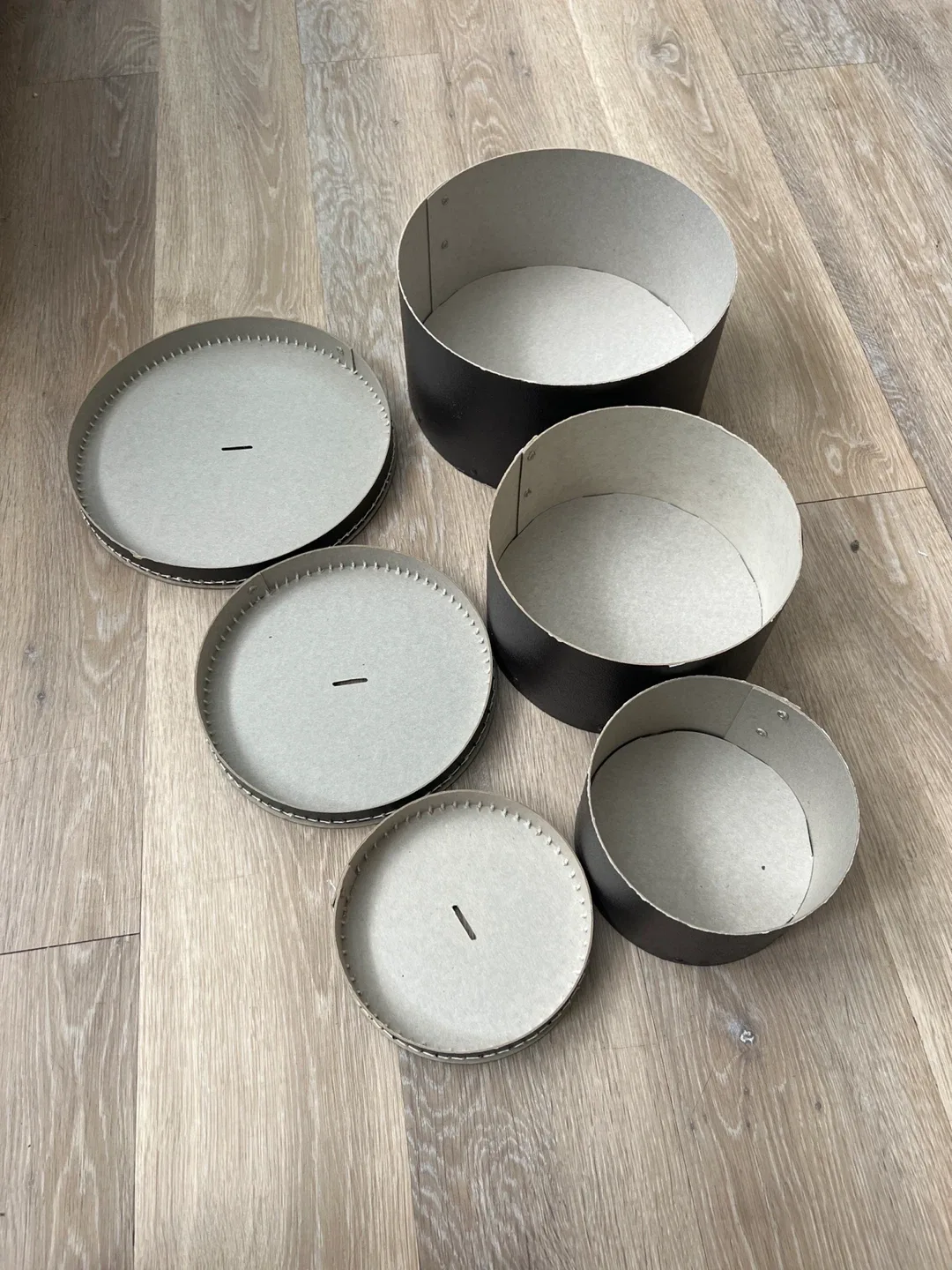 Set of 3 Round Nesting Boxes - Black image indicator(3)