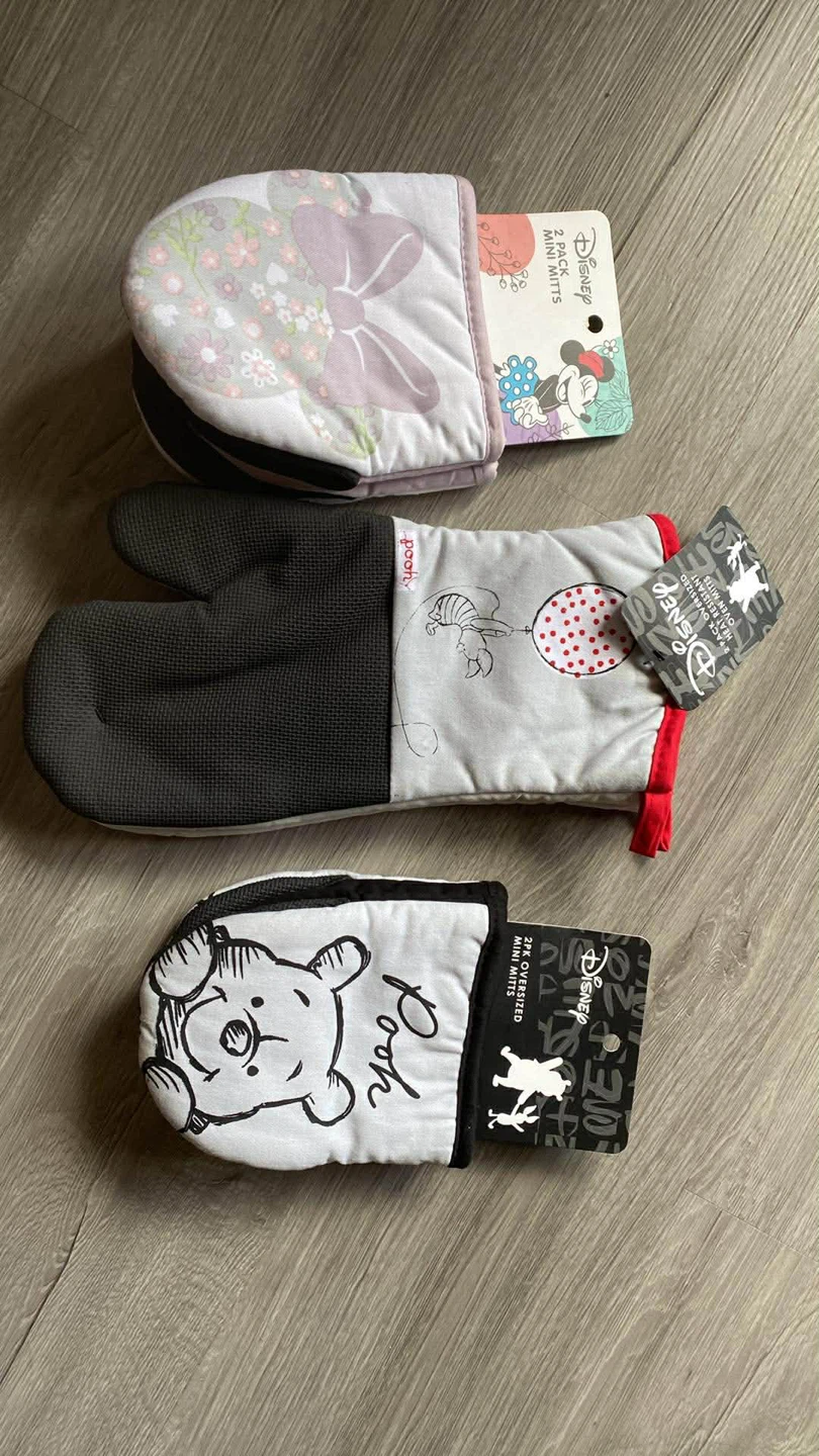 Disney Oven Mitts - 2 Pack