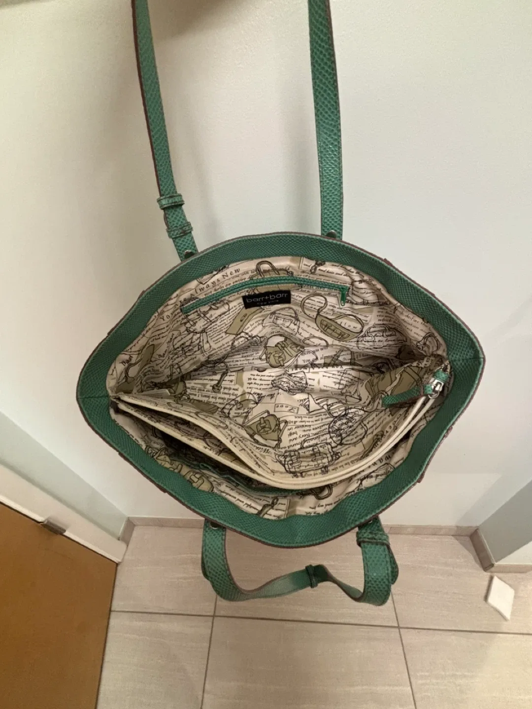 Leather Tote Bag image indicator(4)