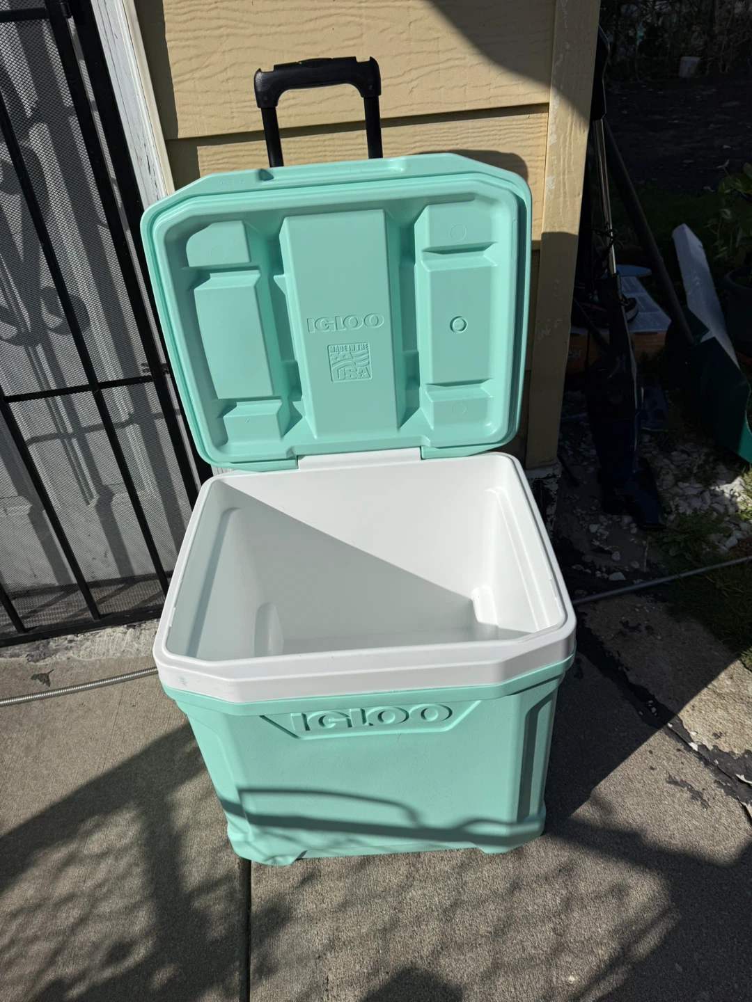 Igloo Latitude 60qt Rolling Cooler - photo 4
