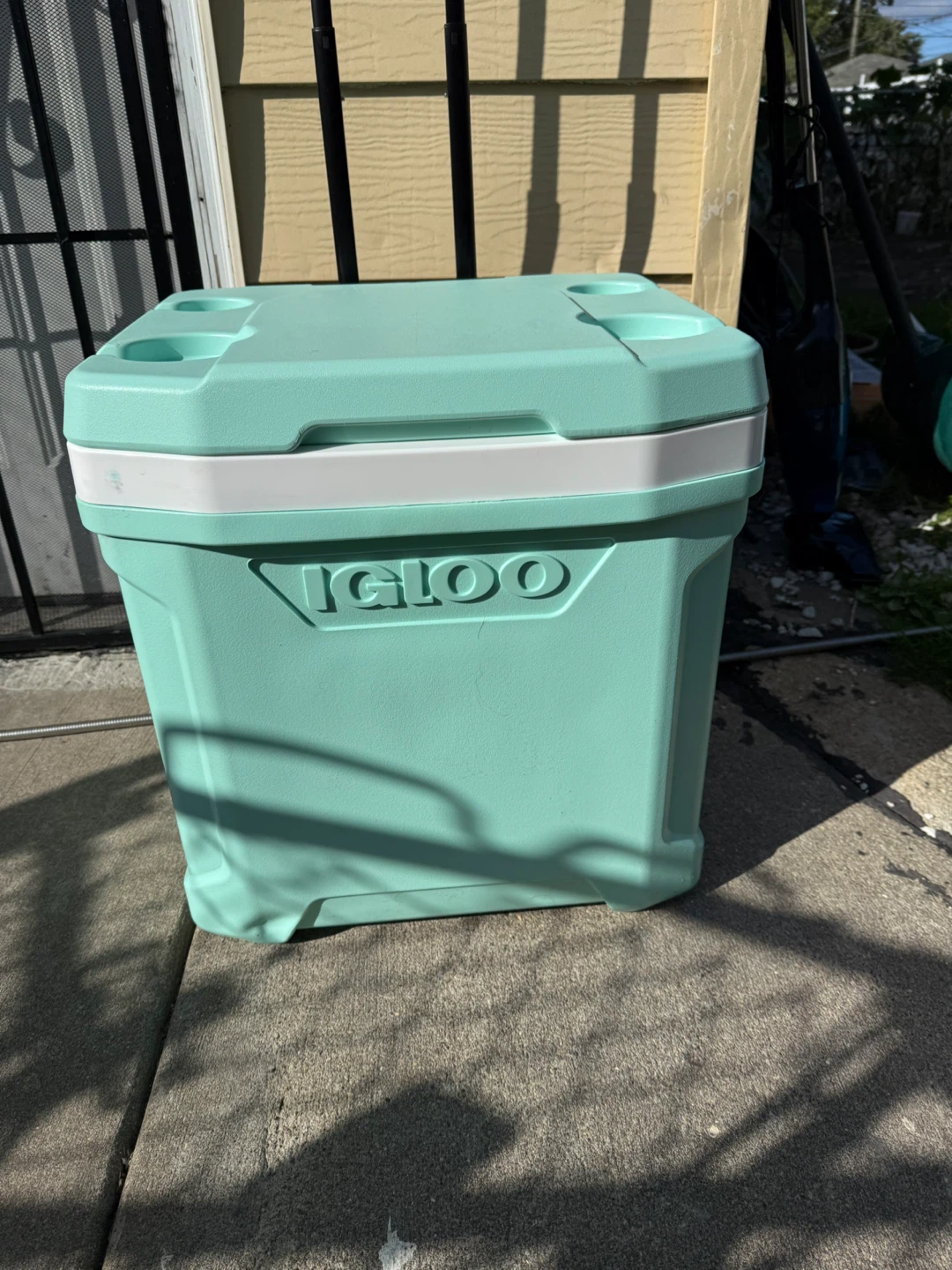 Igloo Latitude 60qt Rolling Cooler - photo 5